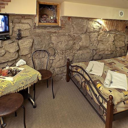 Niko Hostel Liov Cameră foto