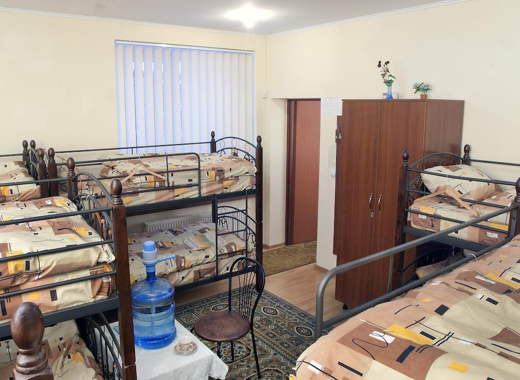 Niko Hostel Liov Cameră foto