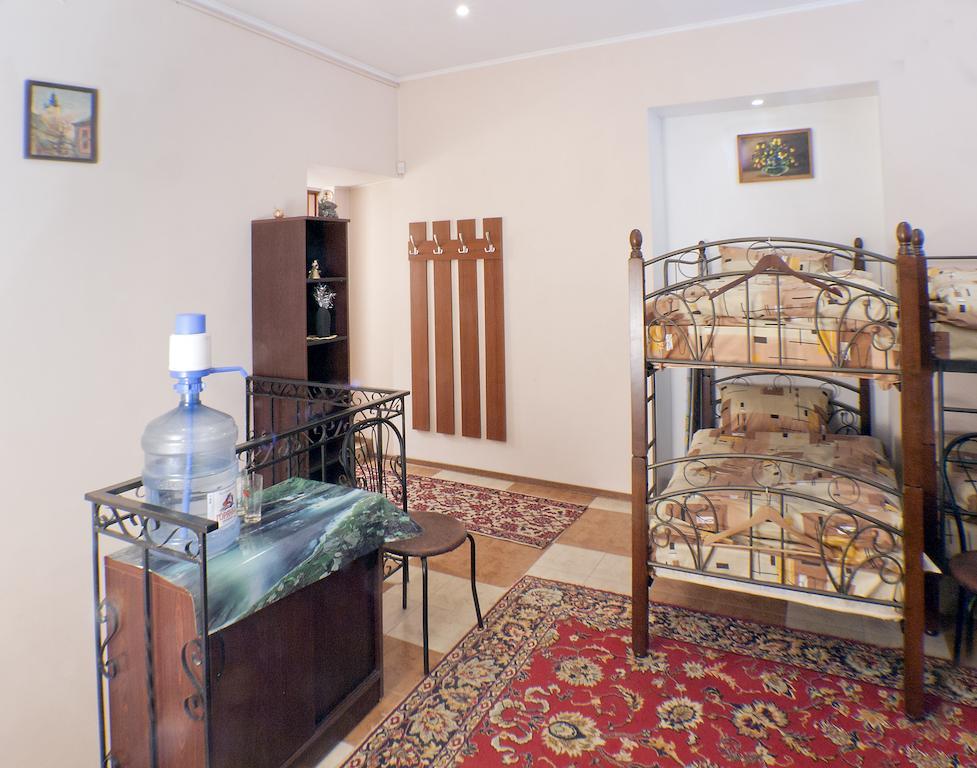 Niko Hostel Liov Cameră foto
